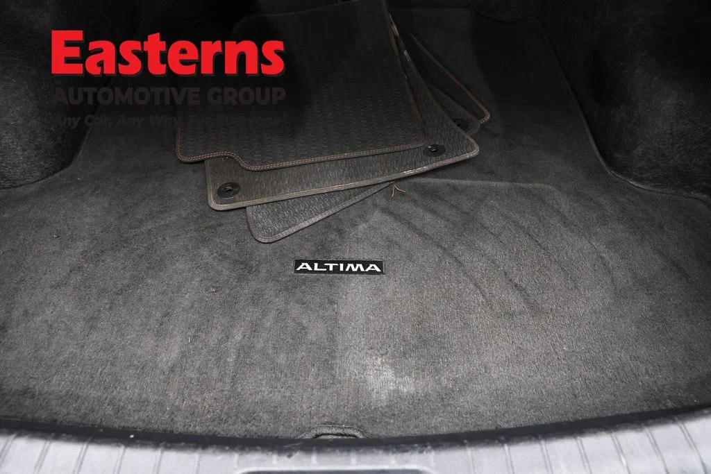 Used 2023 Blue Nissan 2.5 SR image 9