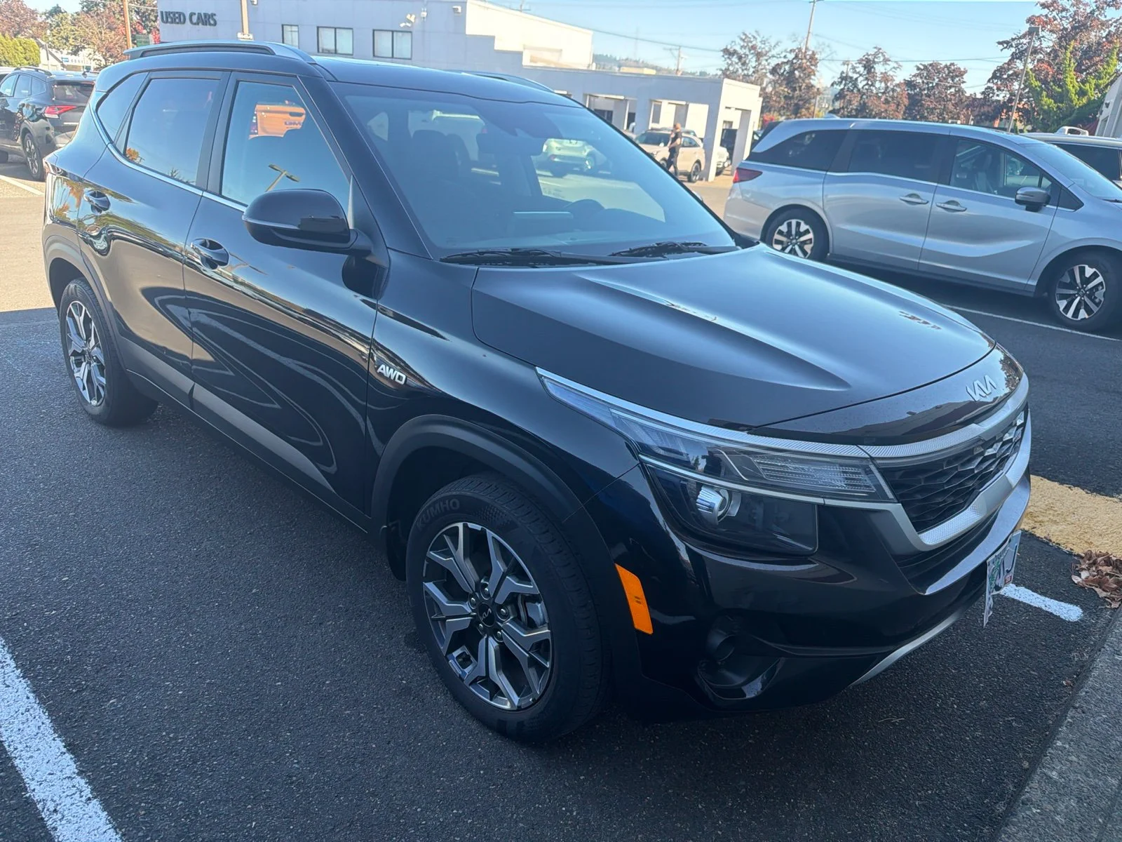 Used 2022 Black Kia EX image 2
