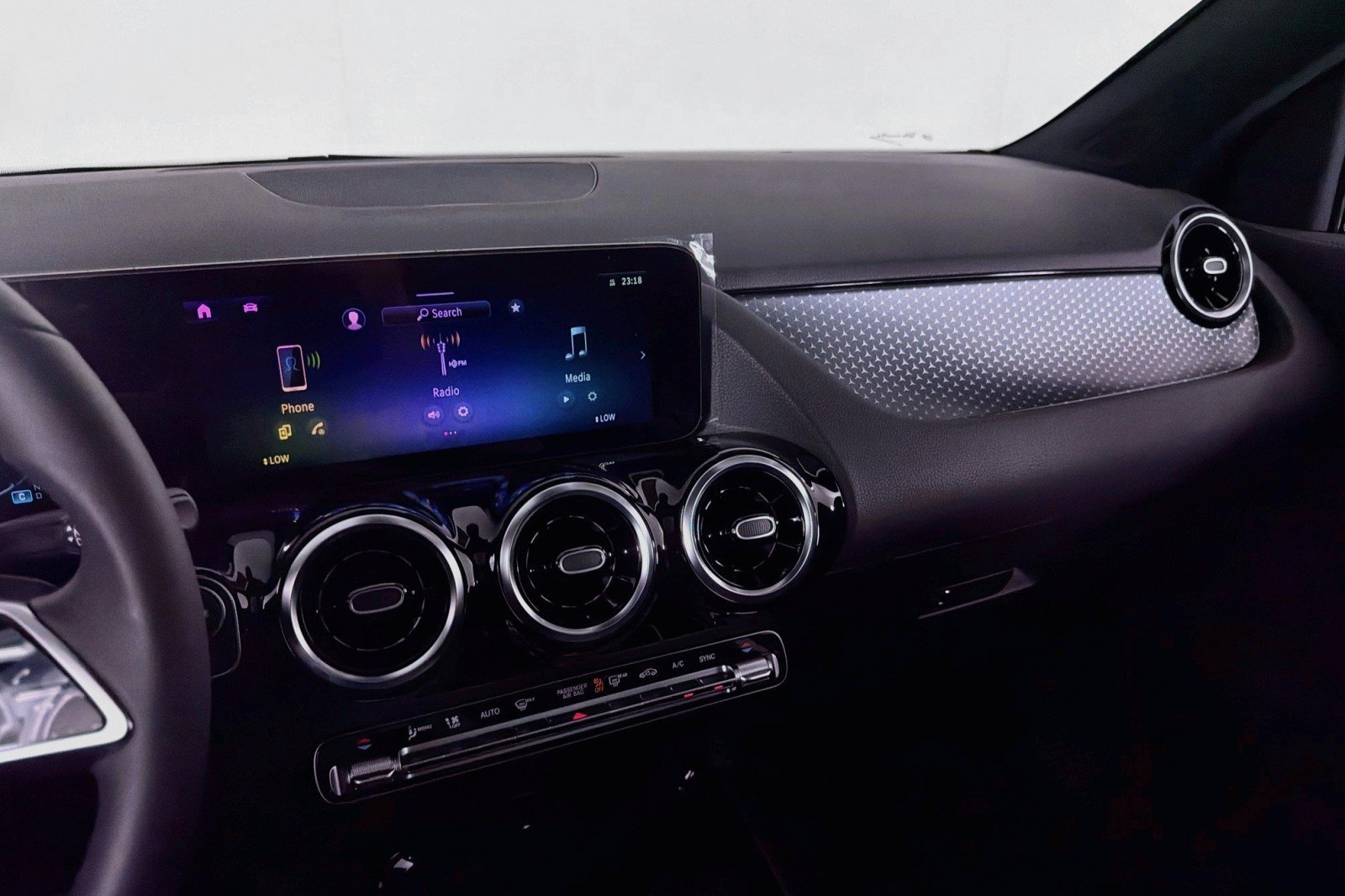 New 2026 Mountain Grey Metallic Mercedes-Benz GLA 250 SUV image 19