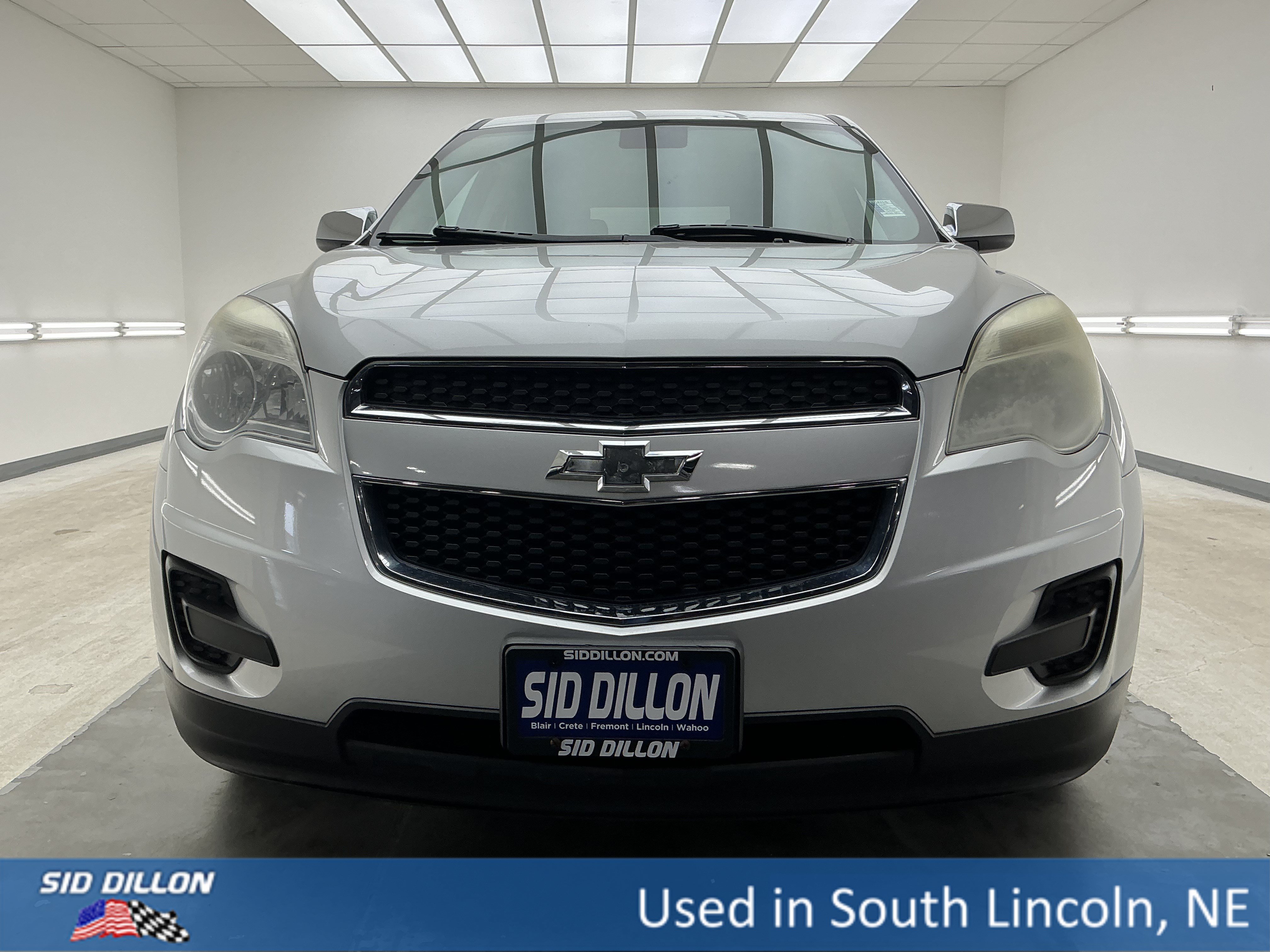 Used 2015 Silver Ice Metallic Chevrolet LT image 2