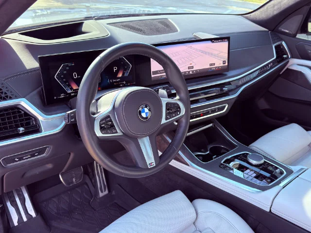 Used 2024 Gray BMW xDrive40i image 31
