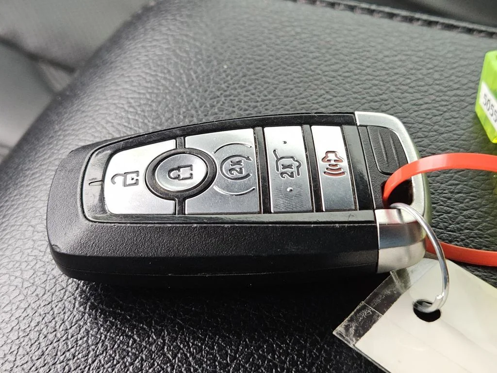 Used 2021 White Metallic Ford XLT image 38