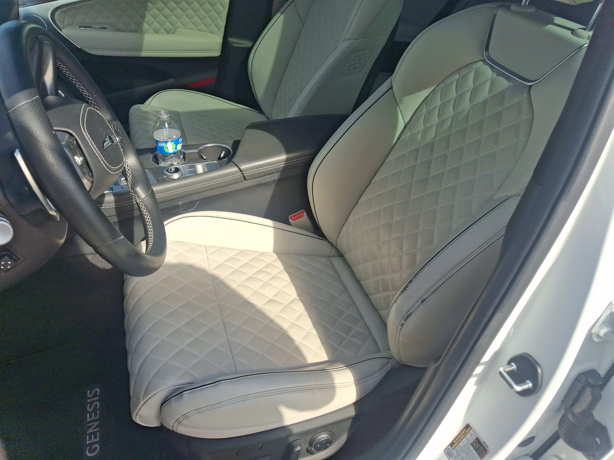 Used 2024 Uyuni White Genesis 3.3T Sport Advanced image 4