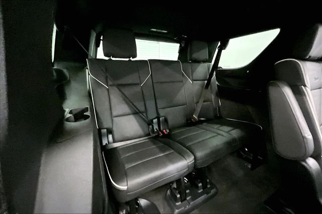 Used 2025 Crystal White Tricoat Cadillac Sport image 32