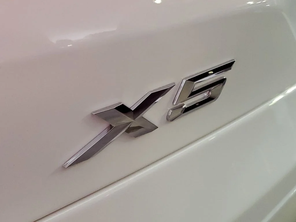 Used 2026 White BMW sDrive40i image 6