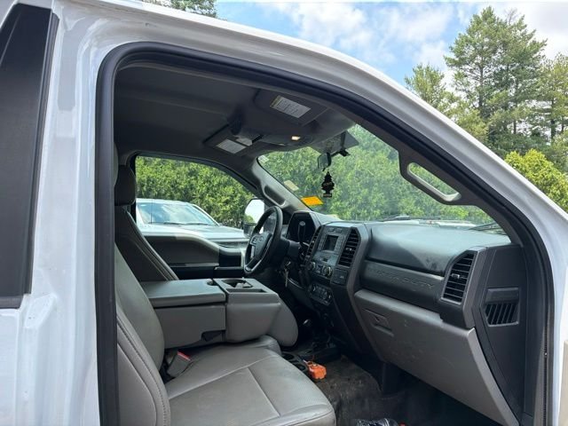Used 2019 White Ford XL image 9