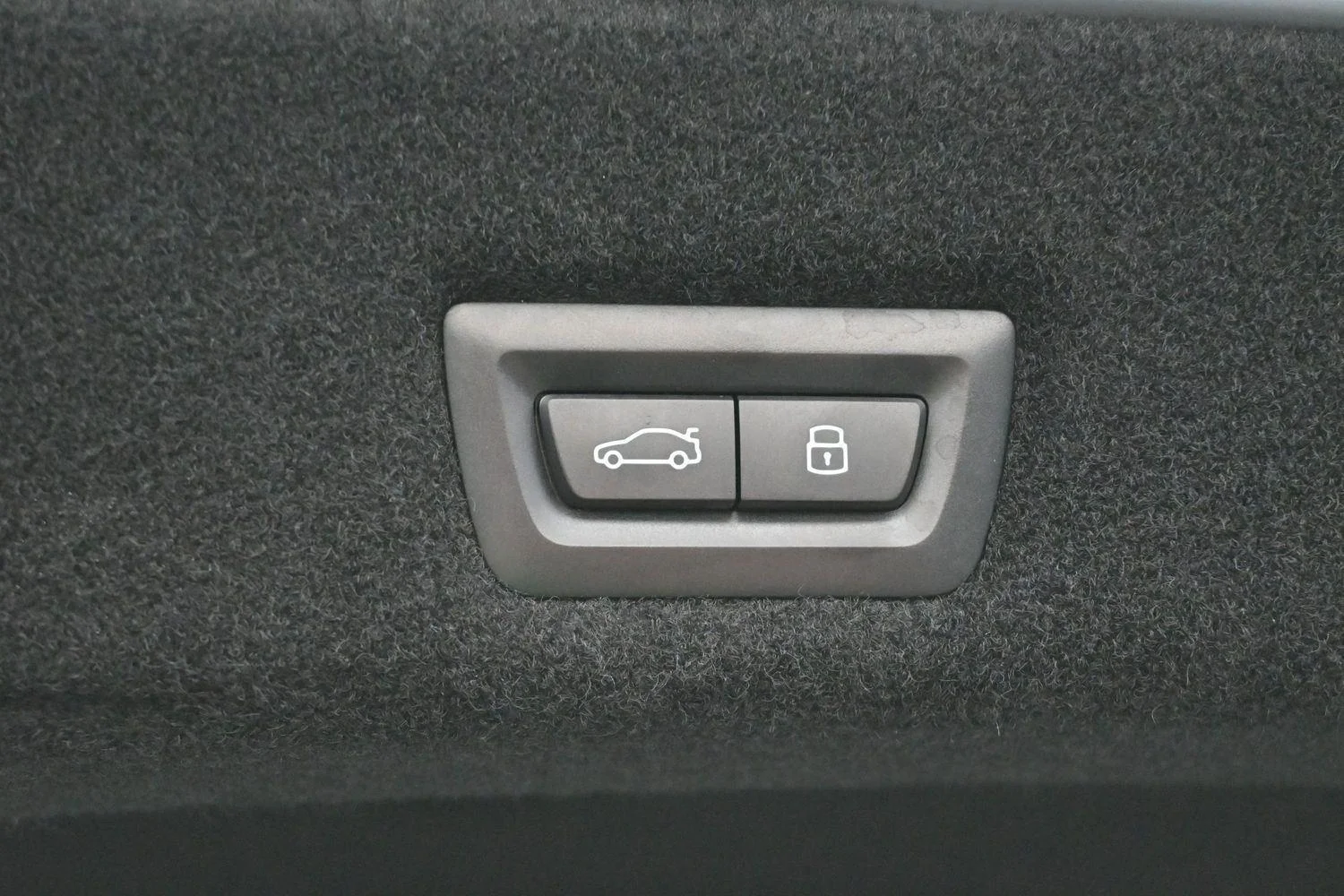 Used 2024 Brooklyn Grey Metallic BMW 740i xDrive image 10