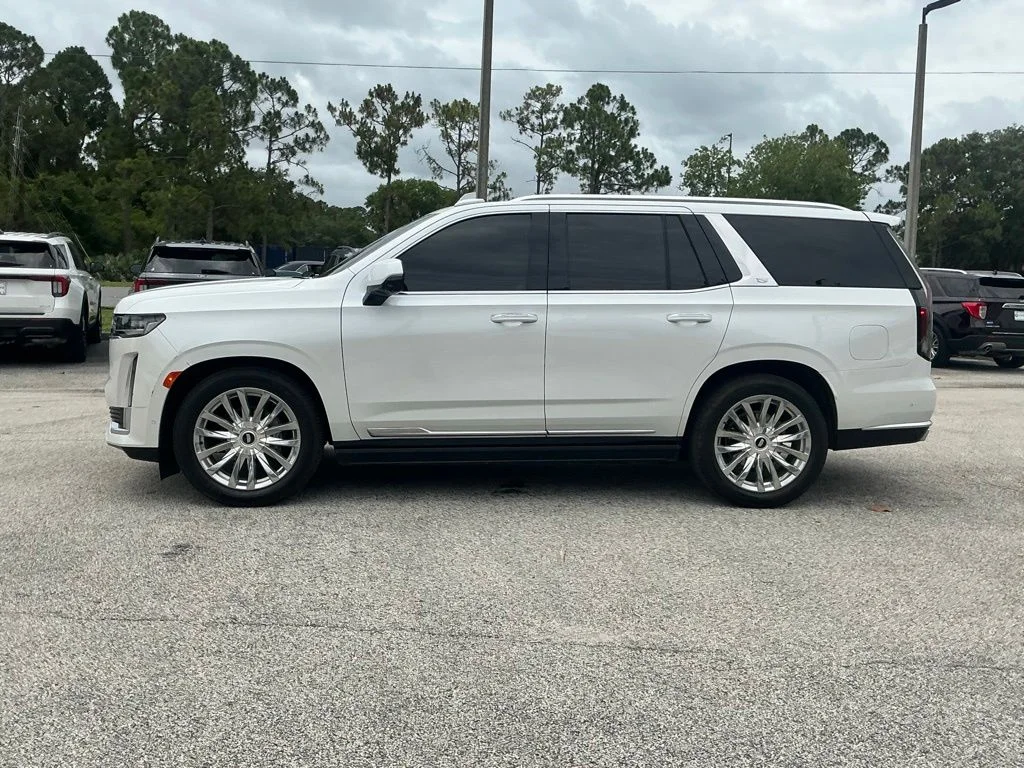 Used 2023 White Cadillac Premium Luxury image 5