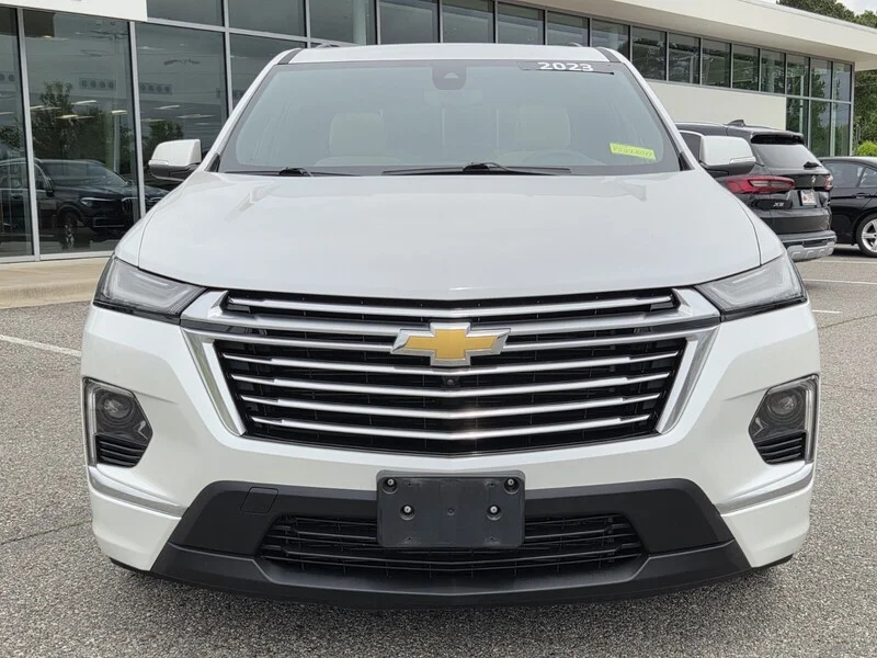 Used 2023 Iridescent Pearl Tricoat CHEVROLET AWD 4DR PREMIER image 6
