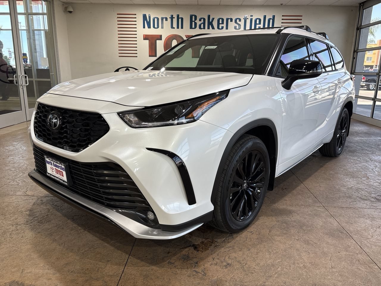 New 2026 Wind Chill Pearl <sup>1</sup> Toyota  XSE image 6