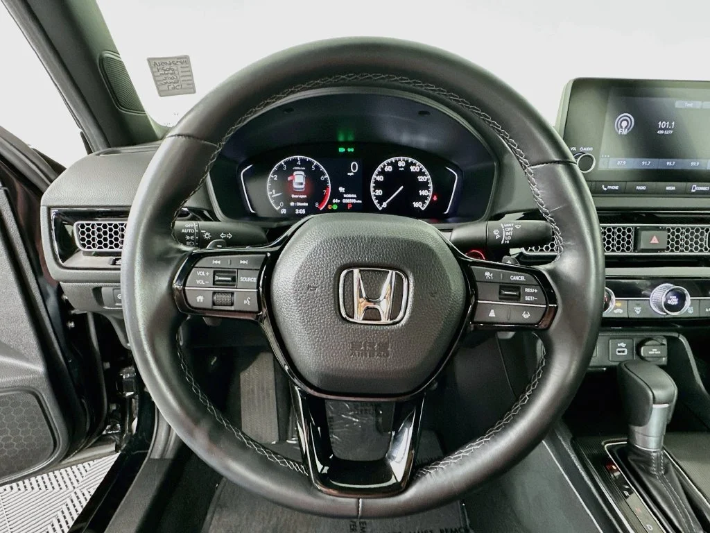 Used 2024  Honda Sport image 12