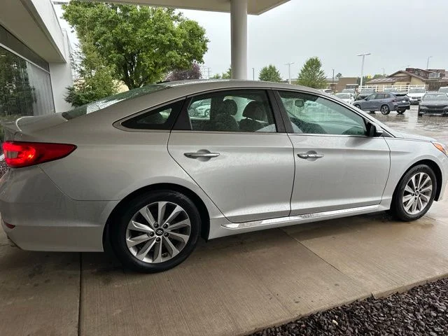 Used 2015 Silver Hyundai Sport image 5