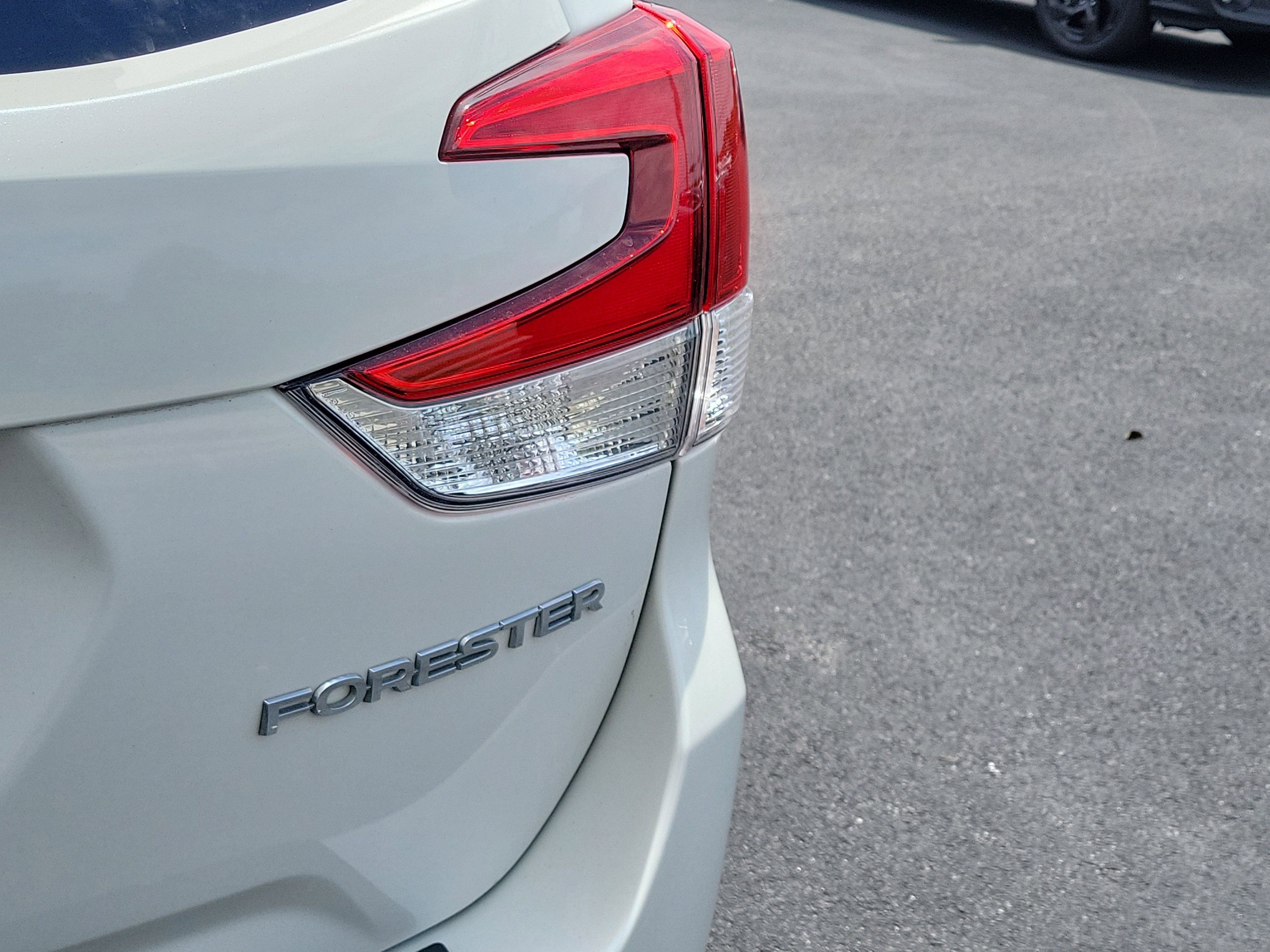 Used 2020 Crystal White Pearl Subaru Premium image 10