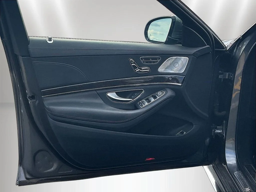 Used 2017 Gray Mercedes-Benz S 550 image 19