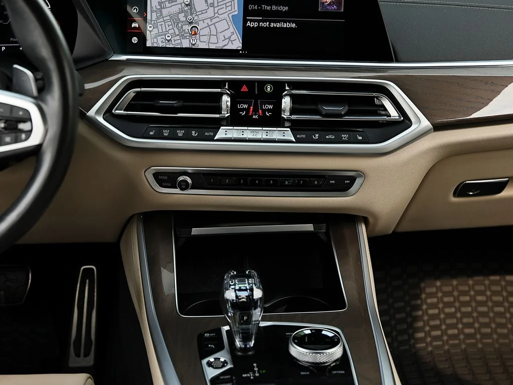 Used 2022 Arctic Gray Metallic BMW xDrive40i image 27