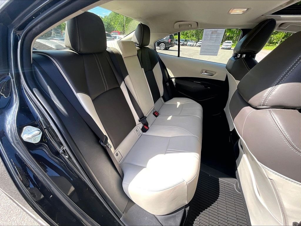 Used 2020 Black Toyota XLE image 19