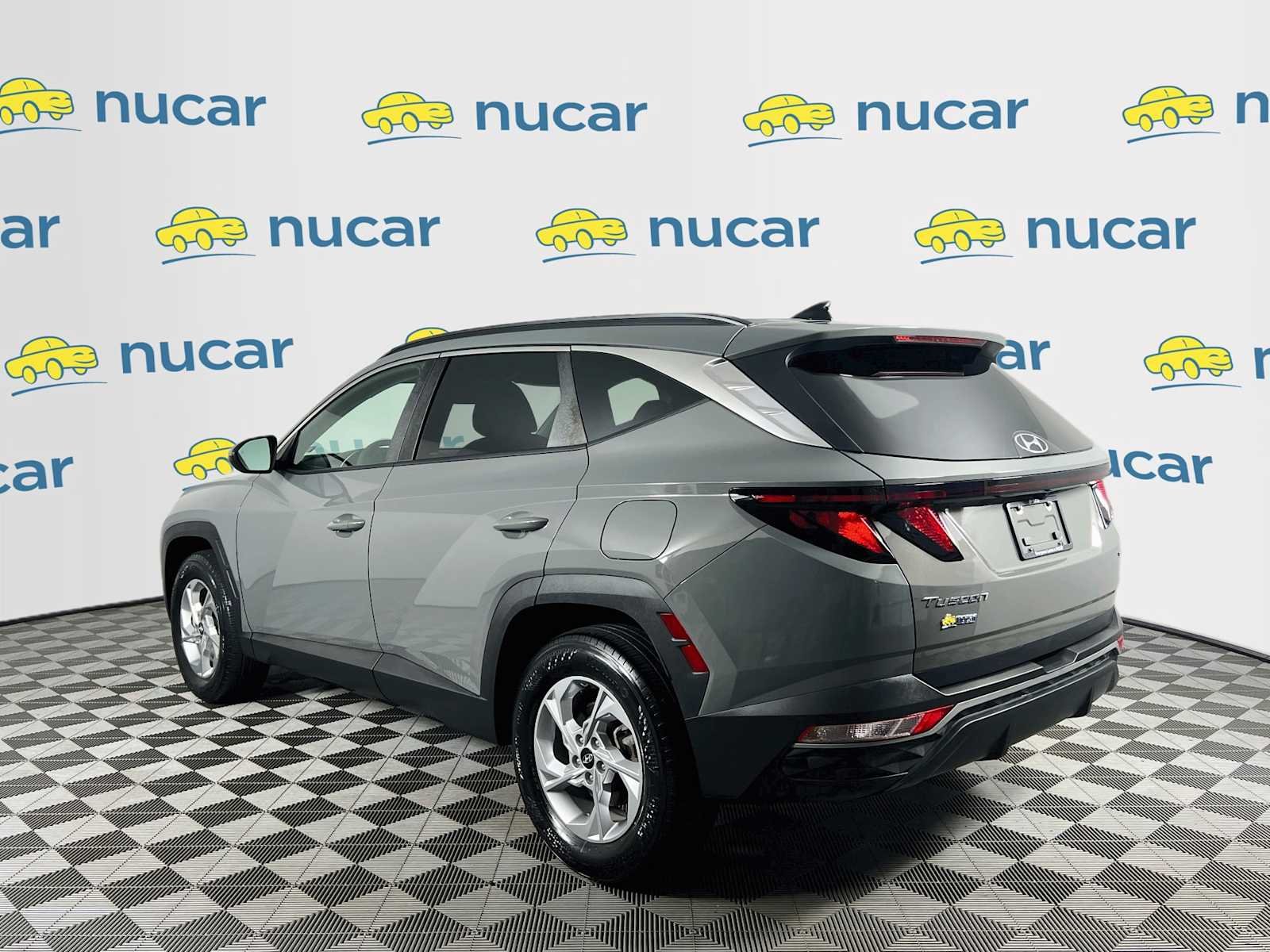 Used 2024 Hampton Gray Hyundai SEL image 5