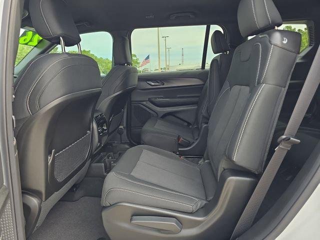 New 2026 Bright White Clear-Coat Exterior Paint Jeep Laredo image 13