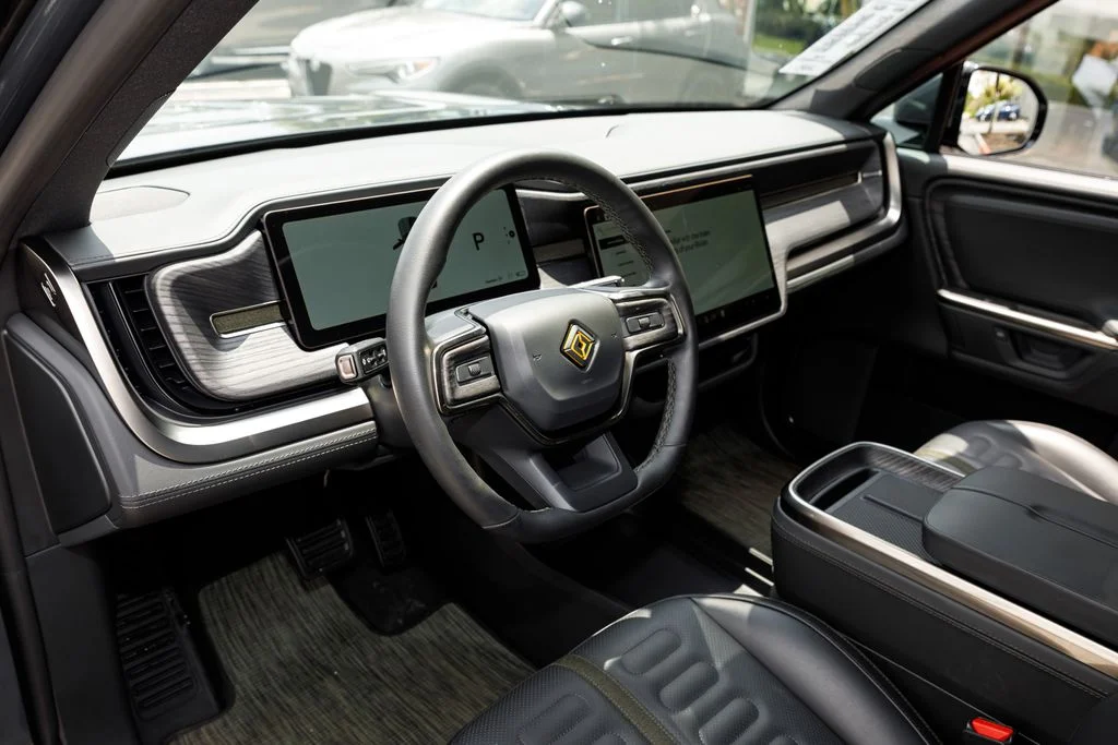 Used 2025  Rivian Adventure Dual Motor Large Pack image 30