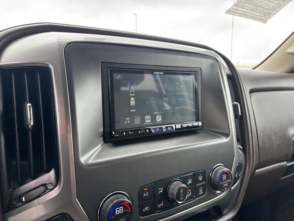 Used 2015 White Chevrolet LTZ image 18