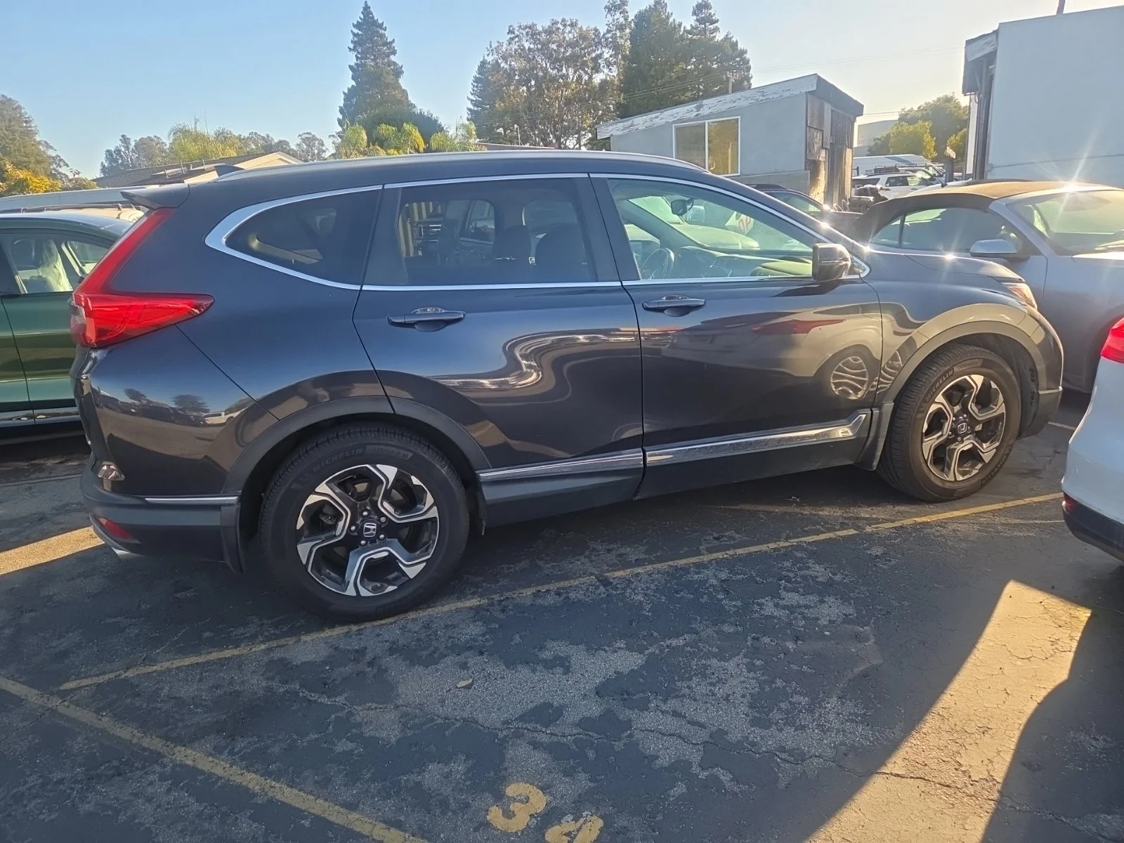 Certified Used 2018 Gray Honda Touring image 3