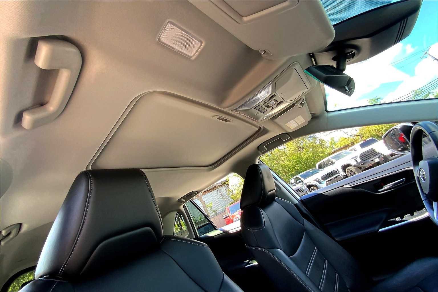 Used 2022 Silver Sky Metallic Toyota XLE Premium image 13