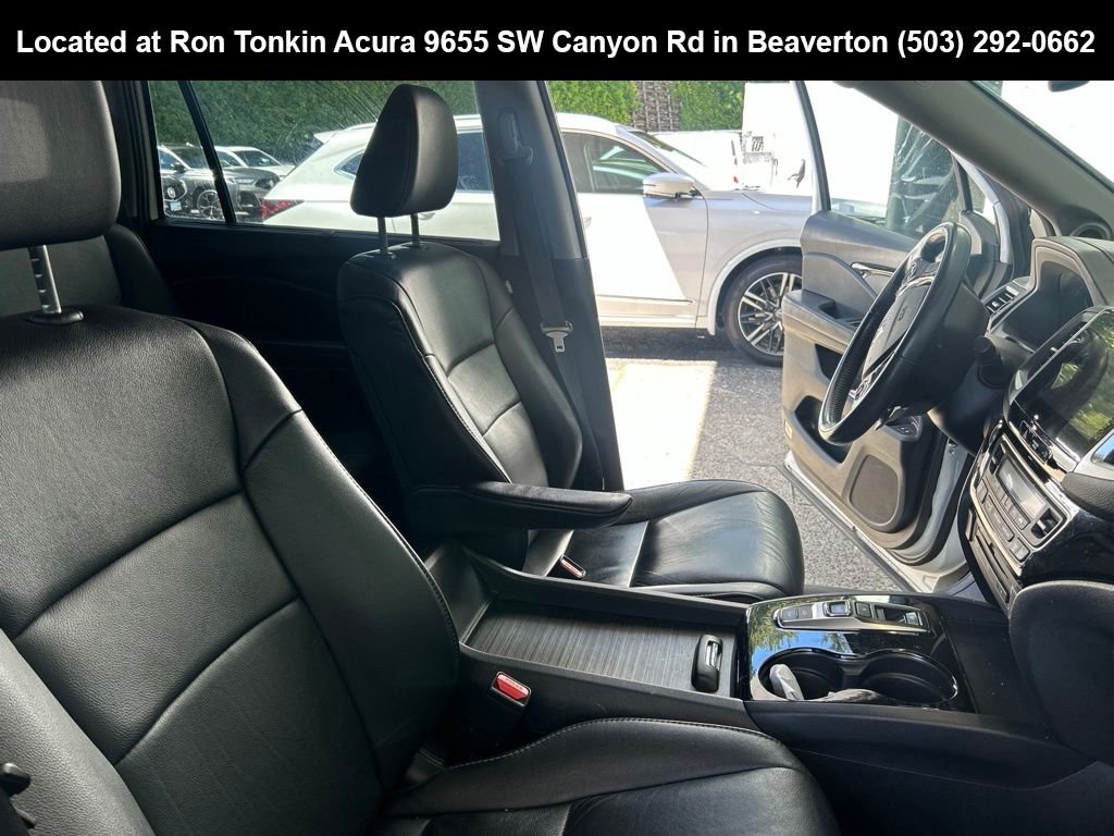 Used 2018 White Diamond Pearl Honda Touring image 15