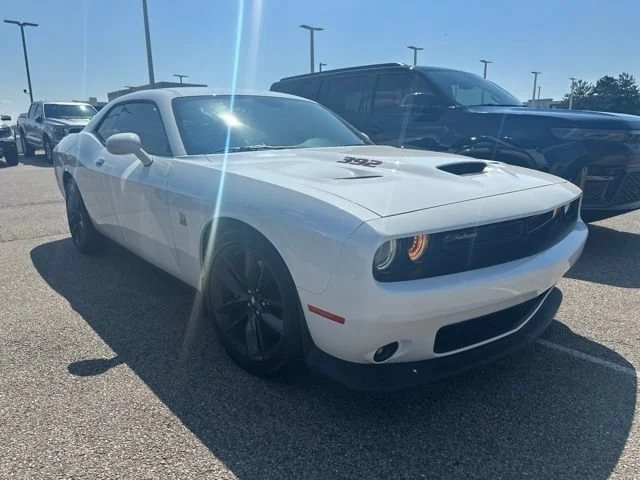 Used 2019 White Knuckle Clearcoat Dodge R/T Scat Pack image 3