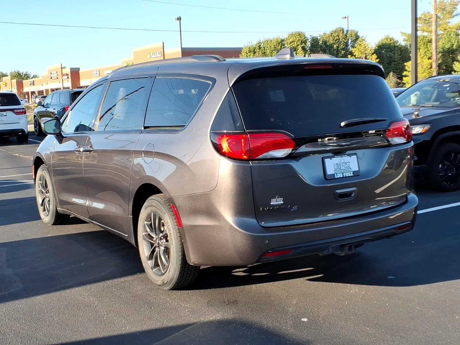 Used 2020 Granite Crystal Metallic Clearcoat Chrysler Launch Edition image 5