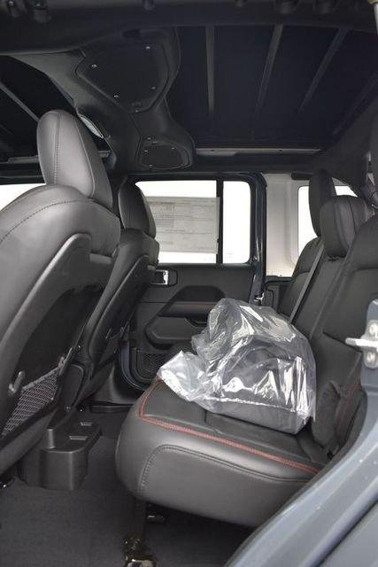 New 2026 Anvil Clear-Coat Exterior Paint Jeep Rubicon image 8