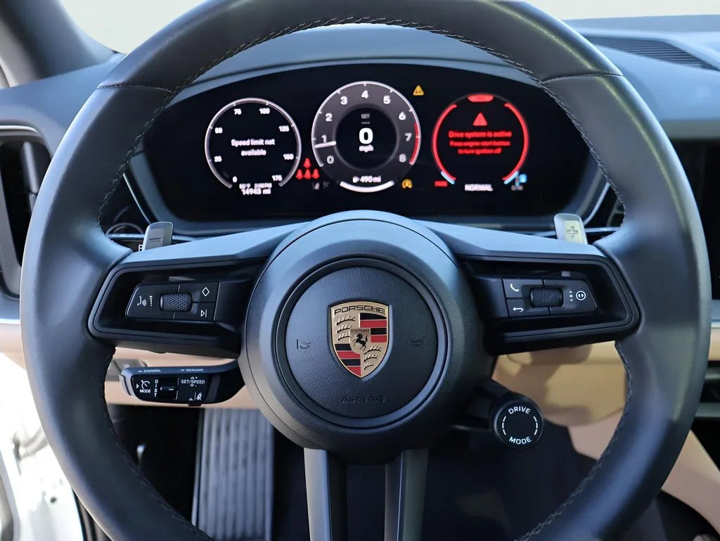 Used 2025 White Porsche  image 27