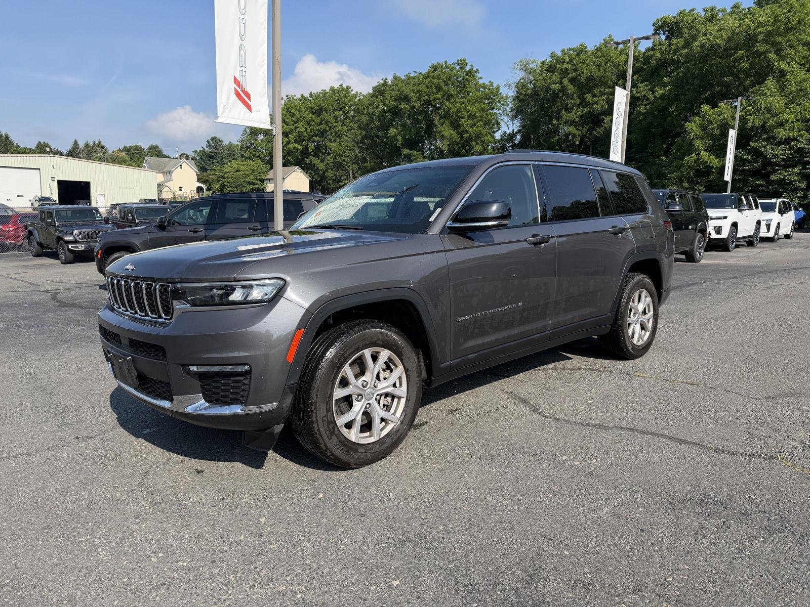 Used 2021 Baltic Gray Metallic Clearcoat Jeep Limited image 8