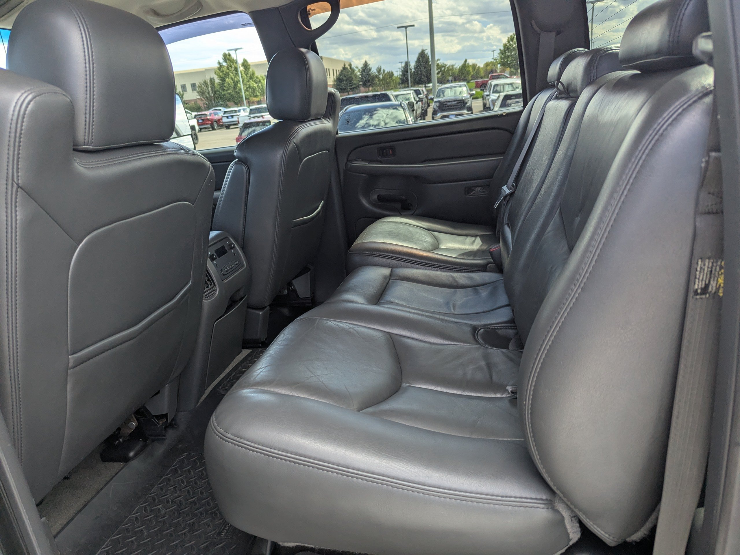 Used 2007 Graystone Metallic Chevrolet SRW LT3 image 24