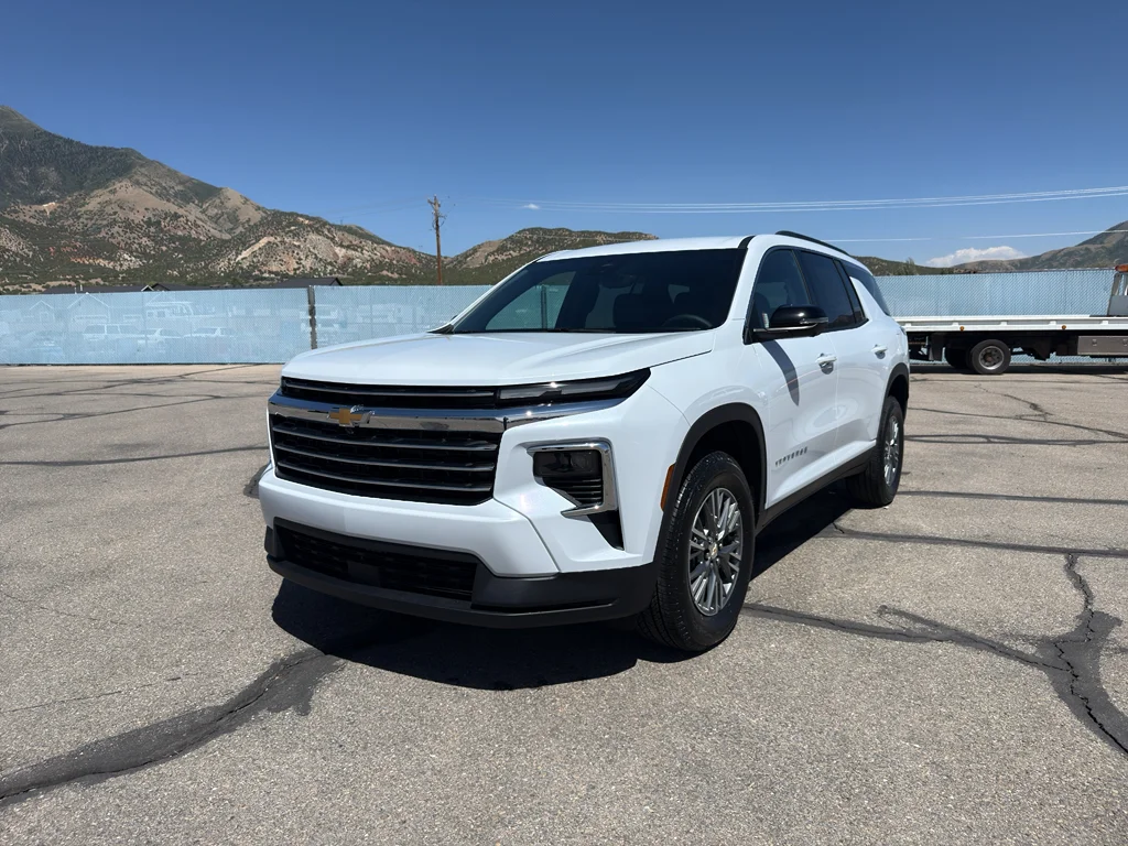 2026 Chevrolet Traverse FWD LT's photo
