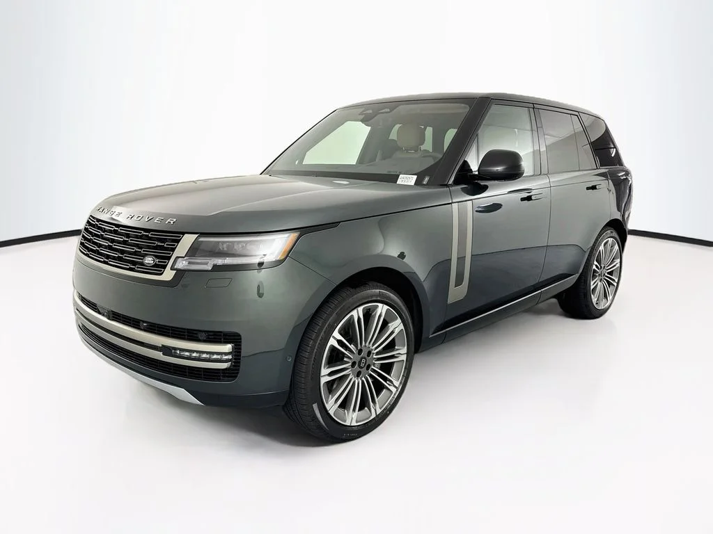 New 2027 Belgravia Green Land Rover SE image 1