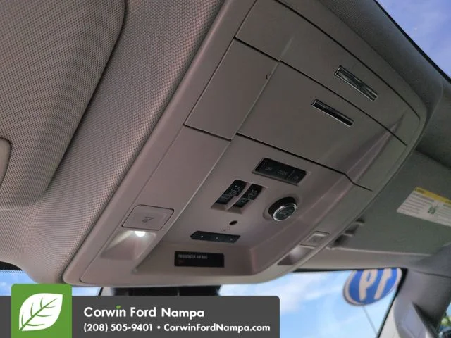 Used 2019 Summit White Chevrolet  image 21