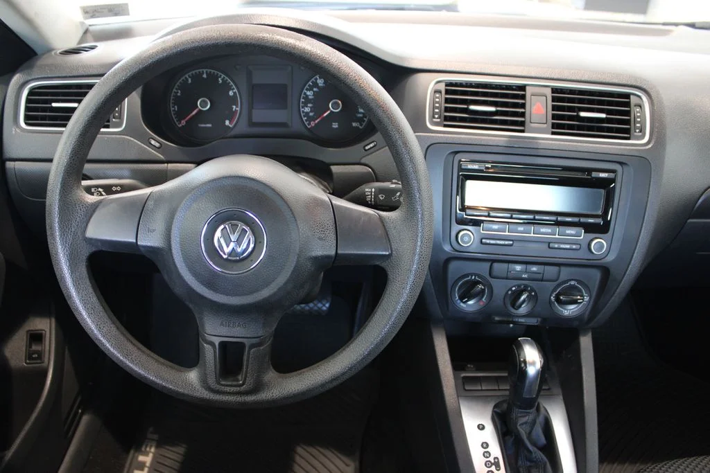 Used 2013 Black Uni Volkswagen 2.0L S image 7