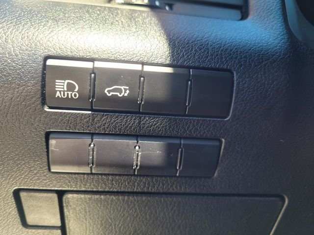 Used 2019 White Lexus 350L image 14