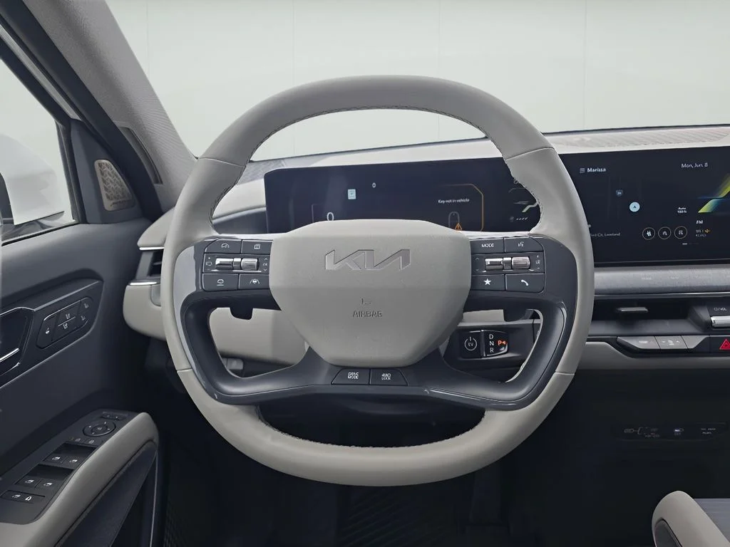 Used 2024 Snow White Pearl Kia Land image 13