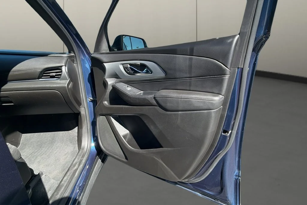 Certified Used 2022 NORTHSKY BLUE METALLIC Chevrolet LT Cloth image 17