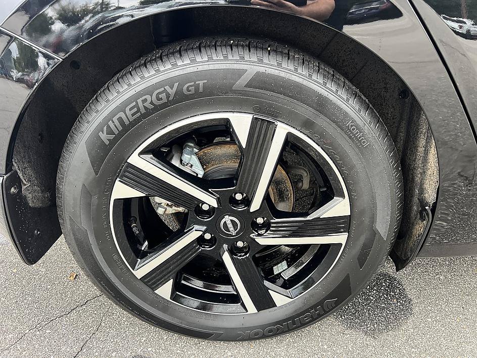 Used 2025 Super Black Nissan SV image 11