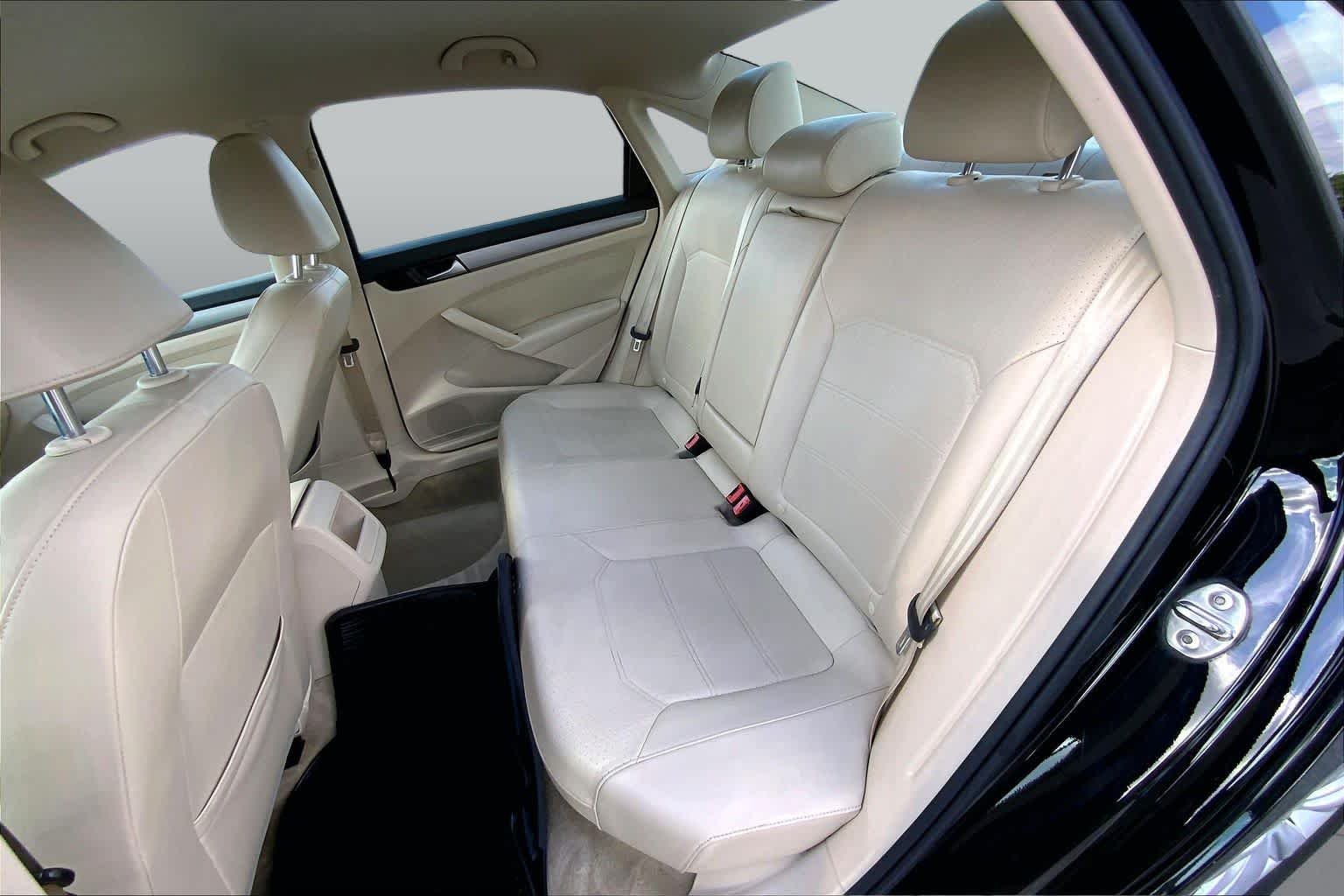 Used 2015 Candy White Volkswagen 1.8T S image 20