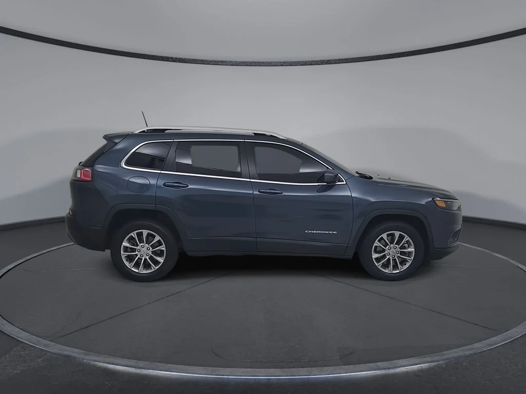 Certified Used 2021 Blue Jeep Latitude Lux image 18