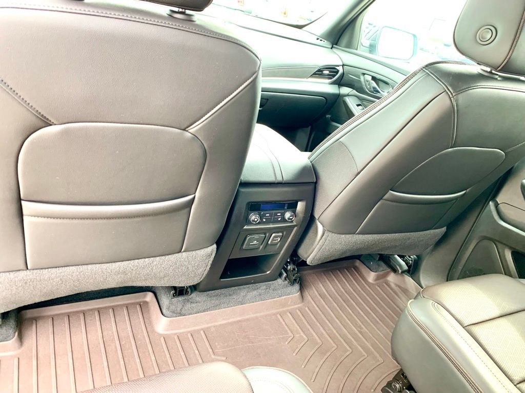Used 2023 Black Chevrolet High Country image 19