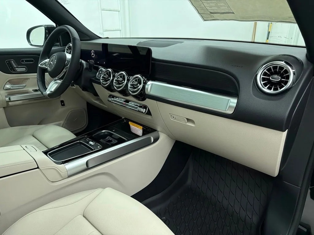 New 2026 Black Mercedes-Benz GLB 250 image 27