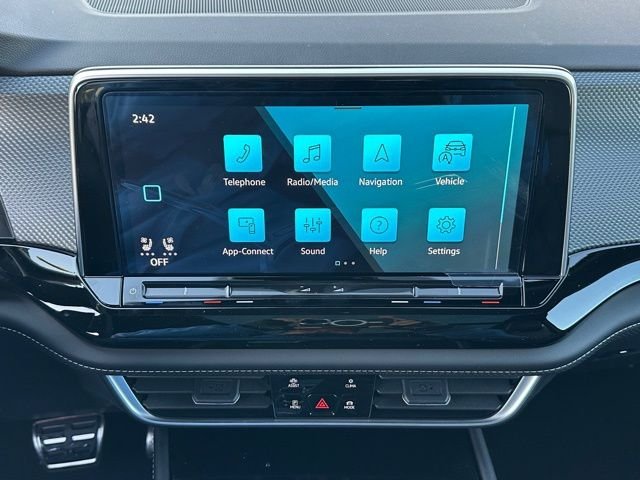 New 2026 Pure Gray Volkswagen 2.0T SEL Premium R-Line image 35