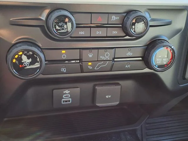 2026 Ford F-350 Super Duty XLT - Photo 13