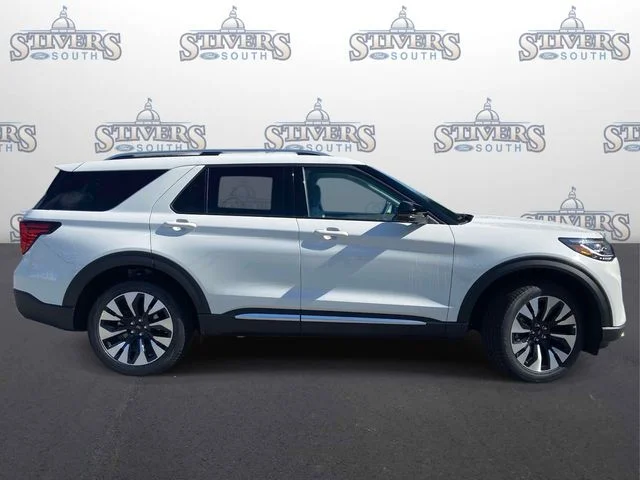New 2026 White Ford Platinum image 2