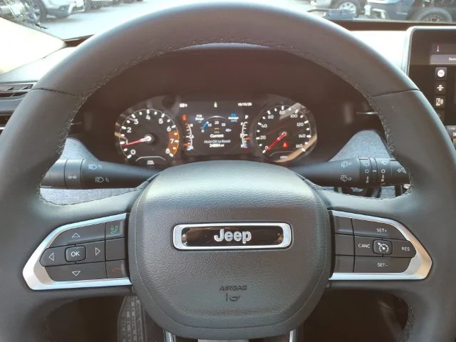Used 2024 Black Jeep Latitude image 22