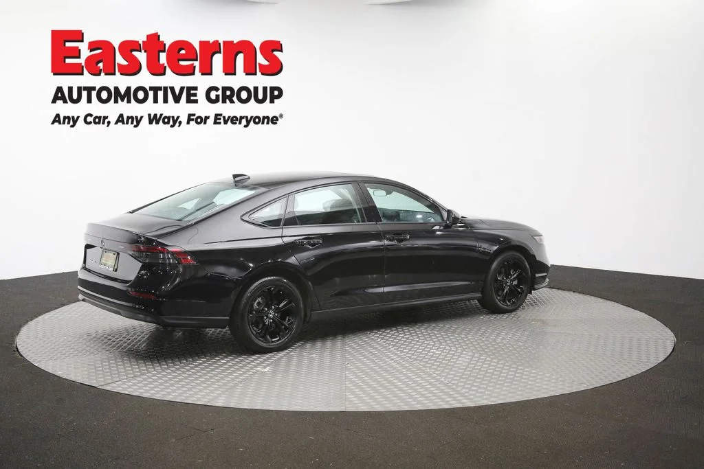 Used 2025 Black Honda SE image 36
